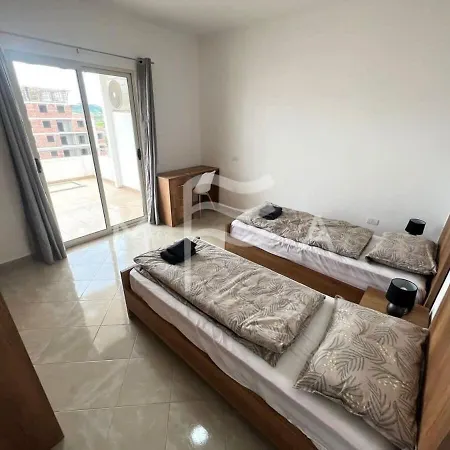 2 Bedrooms 120m2 골렘