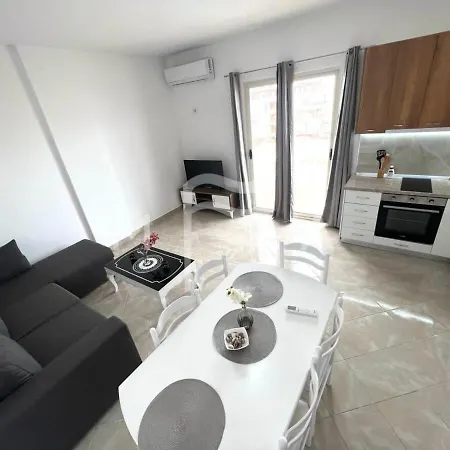 Lejlighed 2 Bedrooms 120m2